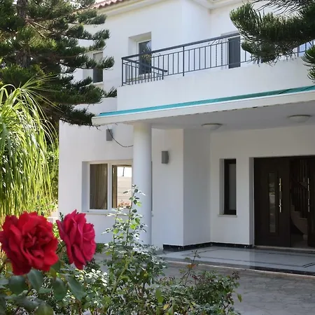 Villa Deluxe First Line