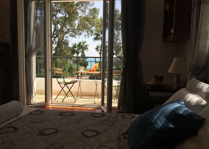 Villa Deluxe First Line