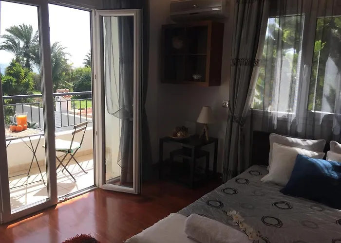 Deluxe First Line Villa