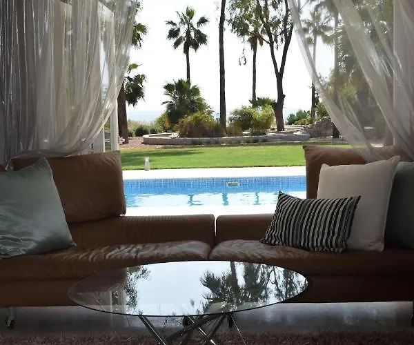 Villa Deluxe First Line *