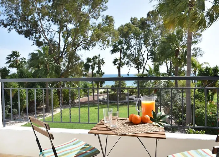 Deluxe First Line Villa *