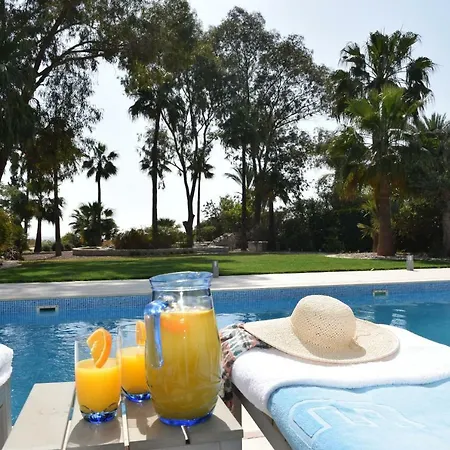 Deluxe First Line Villa *