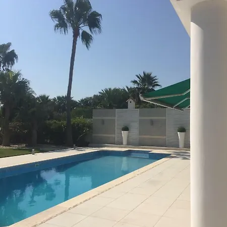 Deluxe First Line Villa Perivolia