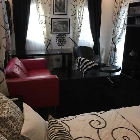 Vilă Deluxe First Line Perivolia