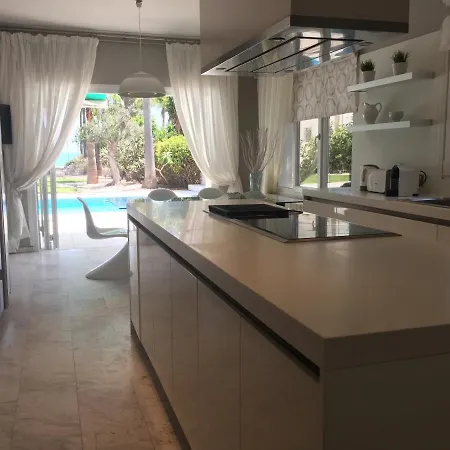 Vilă Deluxe First Line