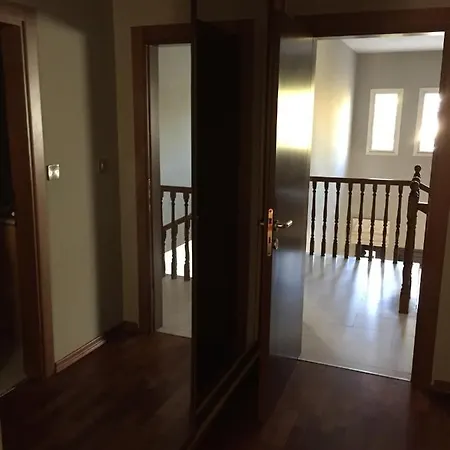 Villa Deluxe First Line *