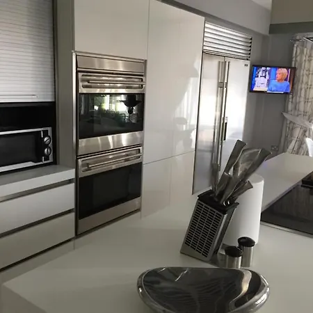 Deluxe First Line Перволия