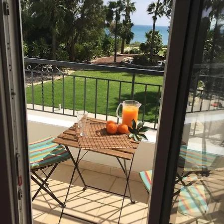 Deluxe First Line Перволия