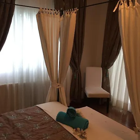 Deluxe First Line Villa Perivolia