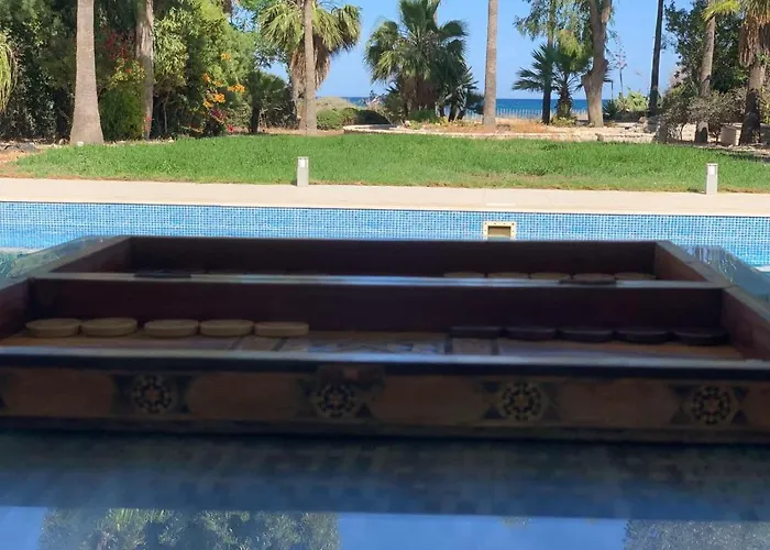 Deluxe First Line * Perivolia