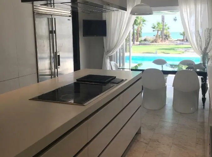 Deluxe First Line 페리볼리아